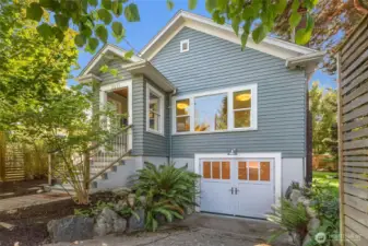 Beautiful renewed 1927 Cape Cod.