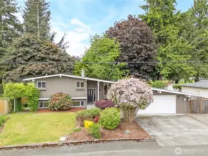 Welcome to 6243 Sarazen St SE on Capitol City Golf Course.