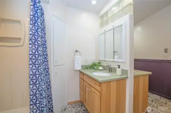 Such a unquie bathroom design.