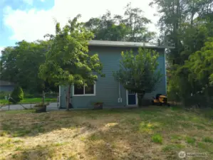 Another view of the fenced side yard.