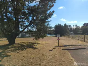 Private community Park on Paul's Lake