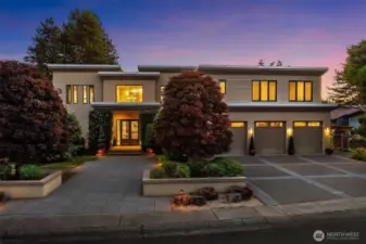 8,020 sf of luxury on a 1/2 Acre Lot