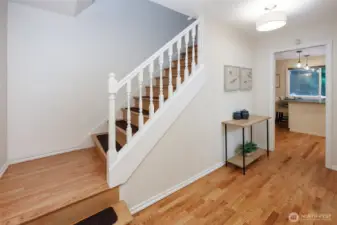 Large entry to kitchen or upstairs