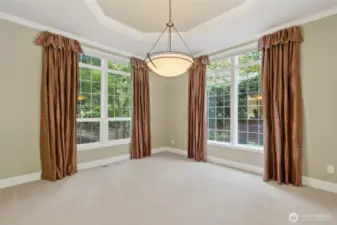 Formal dining, coved ceilings