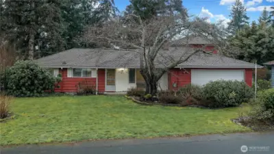 Edgewood home is waiting for you!