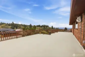 Your front and back decks: the ultimate backdrop for relaxation or entertaining