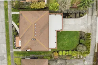 Spacious lot (.143 acres / 6,240 sq ft) with front + back outdoor living areas