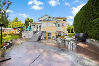 Patios maximize the beach vibe.