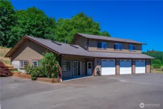 Huge Detached garage with living quarters above
