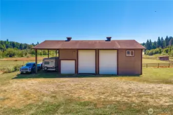 RV Parking with 2 rooms with shop space