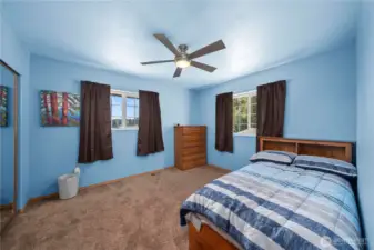 upstairs guest bedroom 1
