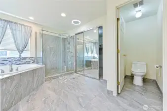 Don't miss the large walk in closet behind the sliding mirrors!