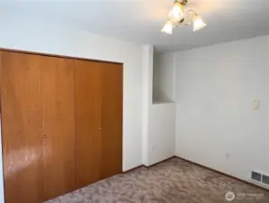 2nd bedroom another look