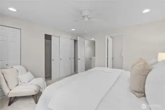 A look to the closet space and private bathroom