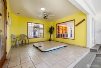 Indoor Hot tub