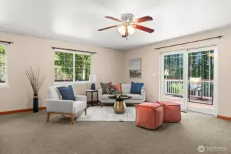 Oversized family room with plenty of room to gather!