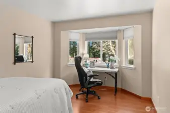 Perfect office space or flex room