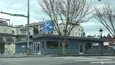 One of many restaurants and services just a few blocks from condo