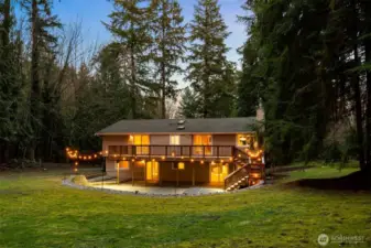 Step outside and breathe deeply. Surrounded by greenery, the outdoor spaces are perfect for morning coffee, sunset conversations, or unwinding under the open sky. Here, life feels a little softer, a little quieter, and a lot more intentional.