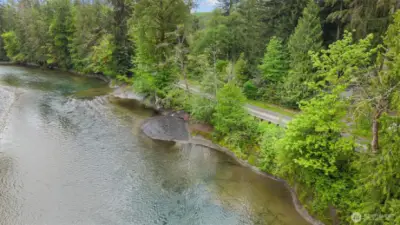 This clay ledge is a swimming playground.