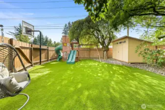 Low maintenance artificial grass