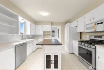 Brand new 4 piece Samsung stainless steel appliance package is ready for install