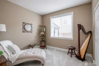 Bedroom on main ideal for office, guest room, gym...