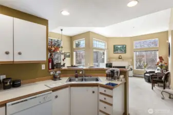 The open concept allows you to keep an eye on what is happening around you.