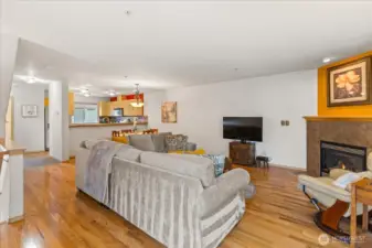 Living room (2nd floor)