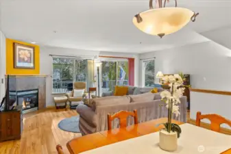 Living room & dining (2nd floor)