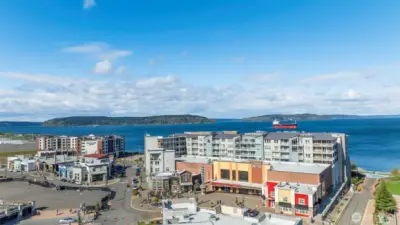 Point Ruston offers popular shopping, dining, movie theater and more!