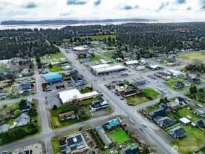Mycovios is also close to the Willapa Bay where you will find the best Butter Clams and oysters. Fresh, and served at Mycovios.