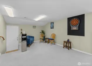 Come play darts.