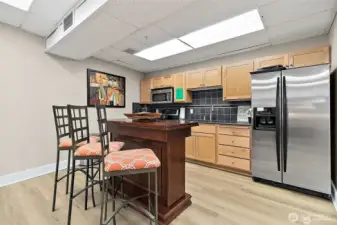 Owner's Lounge w/ full kitchen