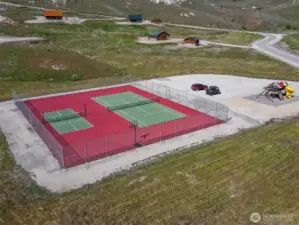 Community Tennis & Pickleball courts