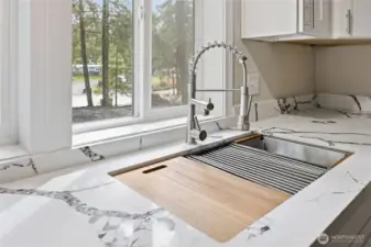 Workstation sink