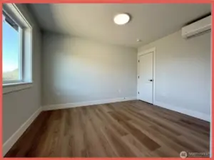 Mini split heat/AC in this bedroom also