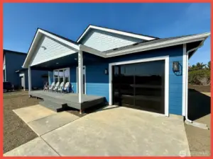 1-car garage with upgraded glass door.