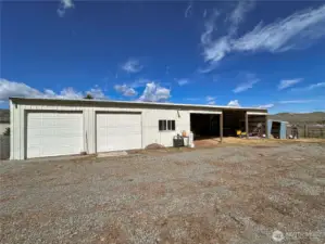 2,520sf detached garage/shop farm implement building with power