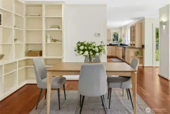 The dining area with a first look into the kitchen.