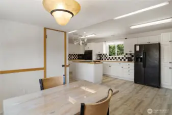 Kitchen & Dining Area