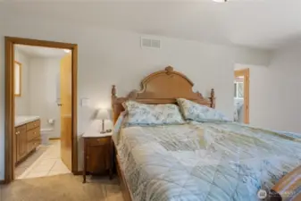 Primary Bed / Bathroom