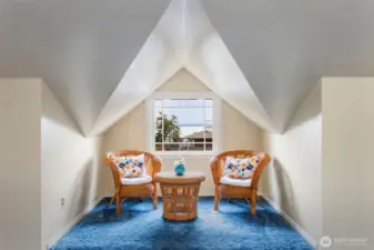 Lofted Attic Space with incredible water and mountain views!