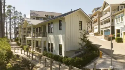 This home is pristine and ready for you to enjoy!