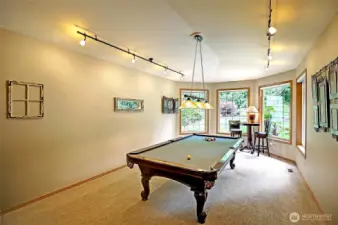 Front Entry Room- perfect for entertaining!