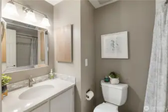 Updated full guest bath