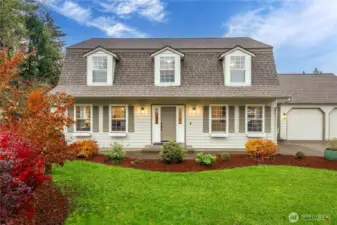 Beautiful colonial 2 story