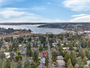 Located steps from Juanita Bay park and the Cross Kirkland Corridor trail