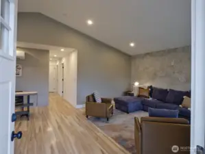 Entry/Living Room