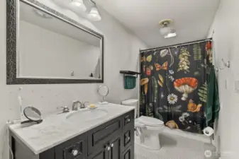 Primary Ensuite, Full Bath.